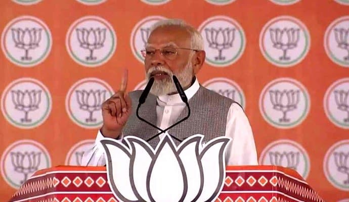 MODI: পাকিস্তান চায় ‘শাহজাদা’ আমার আসনে বসুক: নরেন্দ্র মোদি