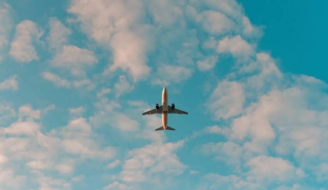 DGCA: মধ্যপ্রাচ্যের ওপর দিয়ে ওড়ার সময় বিকল জিপিএস, নির্দেশিকা পাঠাল ডিজিসিএ